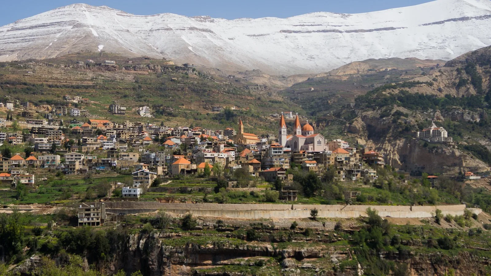 Lebanese Death Toll from Israeli Strikes Surpasses 3,000 Amid Ongoing Hostilities